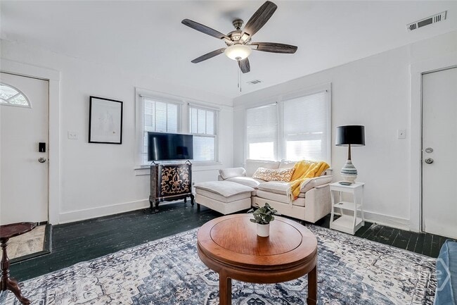 Building Photo - 1317 E 38th St