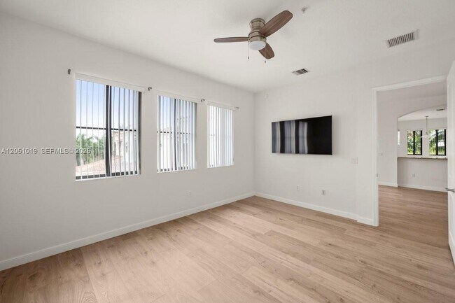 Building Photo - 2900 NW 125th Ave