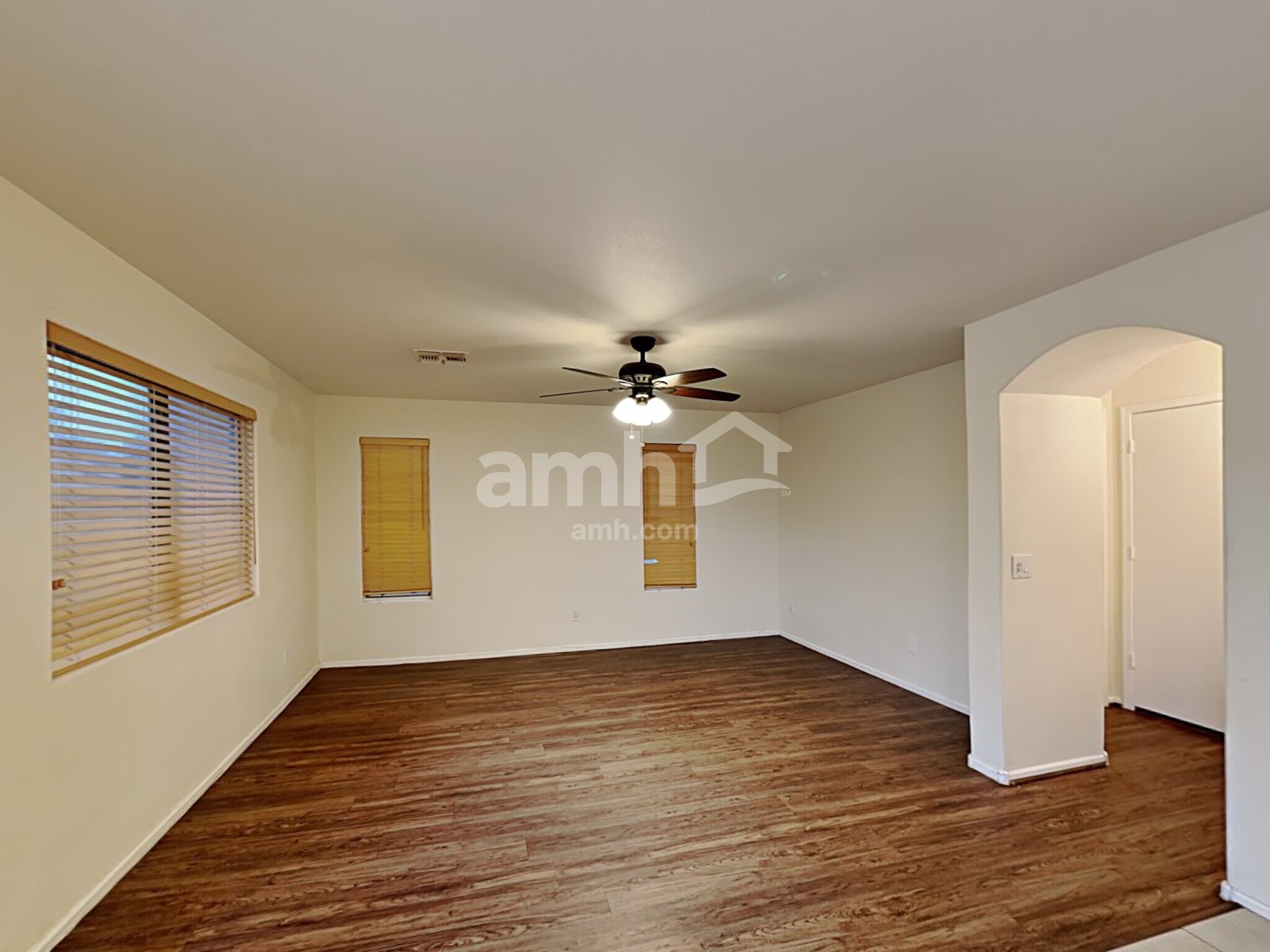 Building Photo - 11439 E Persimmon Ave