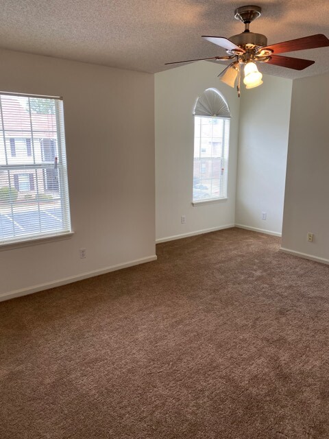 Building Photo - 2914 Mulberry Ln