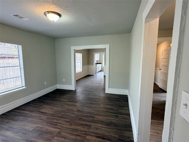 Building Photo - 2212 Semmes St