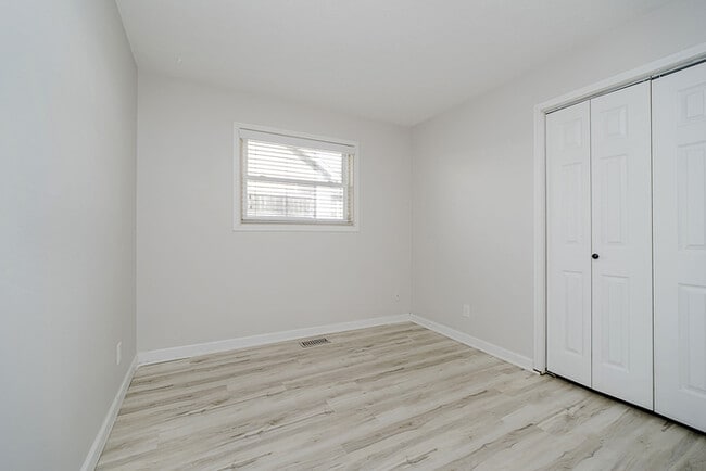 Building Photo - Bright & Inviting 2BR Home Near the Monon Center