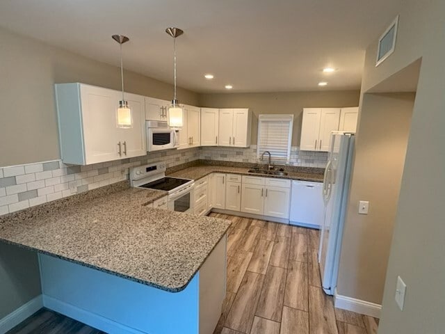 Building Photo - 657 N Golf Villas