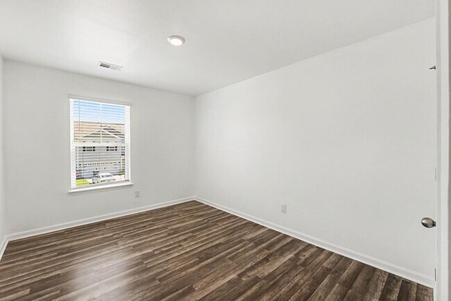 Building Photo - 111 Blossom Wood Ln