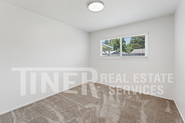 Building Photo - 2815 Erin Dr