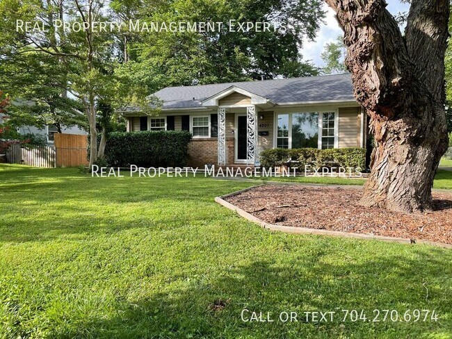 Building Photo - 4201 Winedale Ln