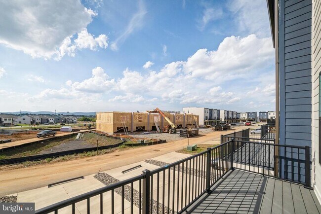 Building Photo - 738 Compass Wy