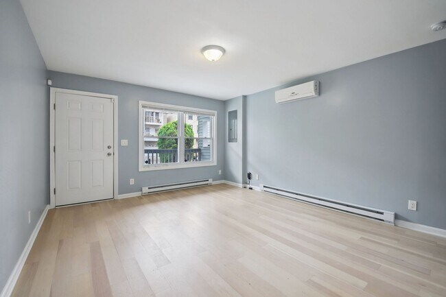 Building Photo - 259 Pine St