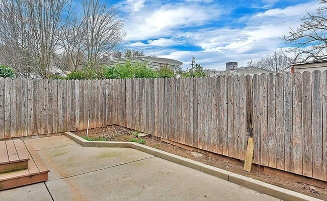 Building Photo - 4790 Fall St