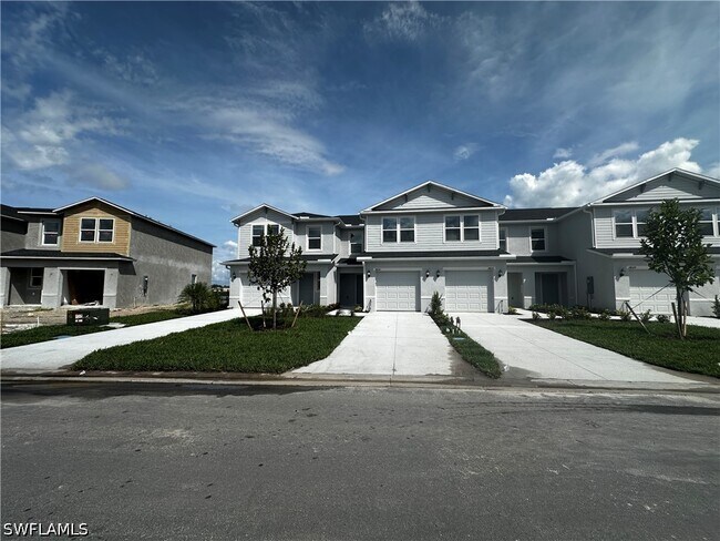 Building Photo - 28521 SWEET MEADOW Dr