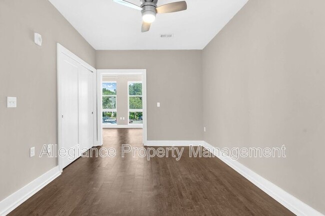 Building Photo - 1800 Mt Vernon Ave