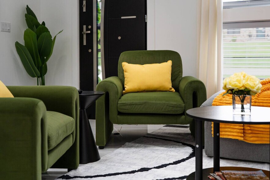 Building Photo - 4016 Eaton Dr