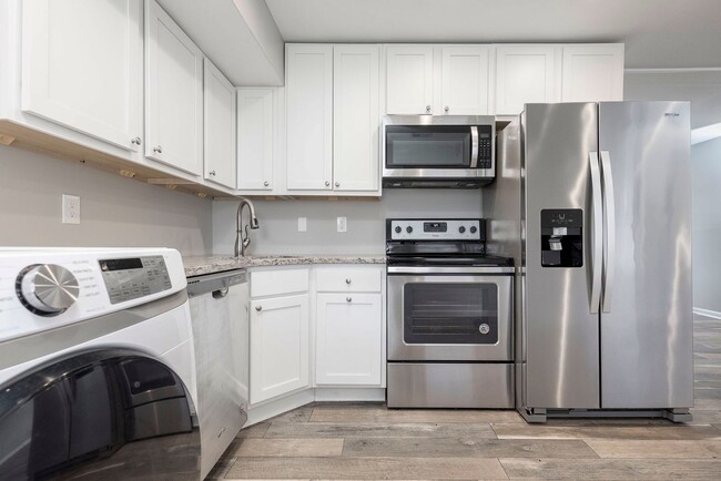 Building Photo - 8508 Westport Road (Briarwood/ East Louisv...