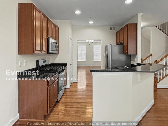 Building Photo - 3 Bed/3.5 Bath Home with Garage/ Available Now!