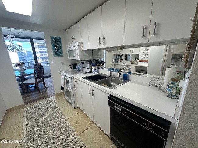 Building Photo - 2900 N Atlantic Ave