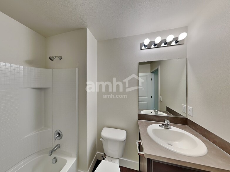 Building Photo - 1709 Blacktail Ln