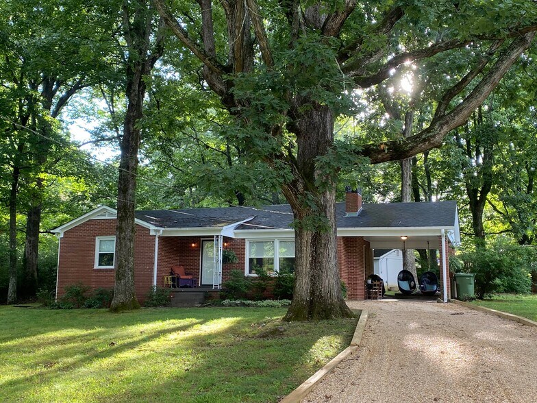 Building Photo - 3616 Skyview Dr SE