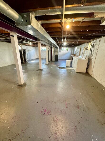 Building Photo - 416 E 29th Pl