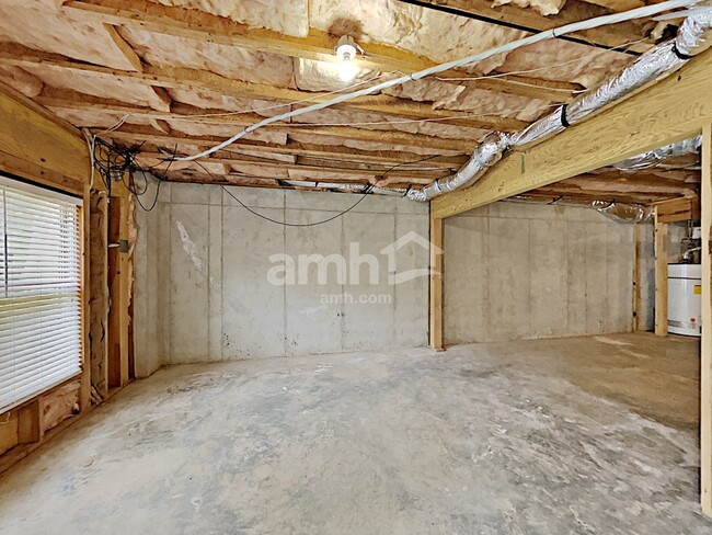 Building Photo - 714 Golden Farm Way