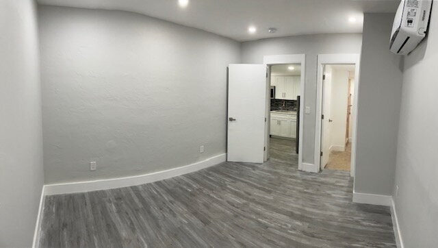 Building Photo - Charming 1-Bedroom in North Miami Beach