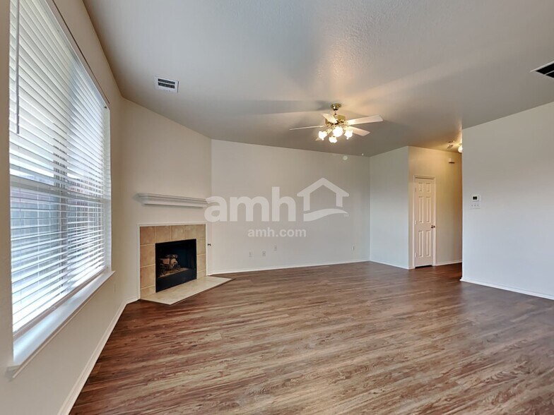 Building Photo - 11741 Cottontail Dr