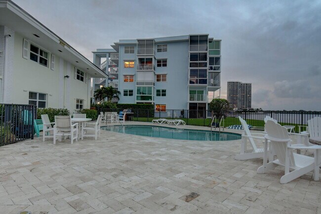 Building Photo - 68 Yacht Club Dr