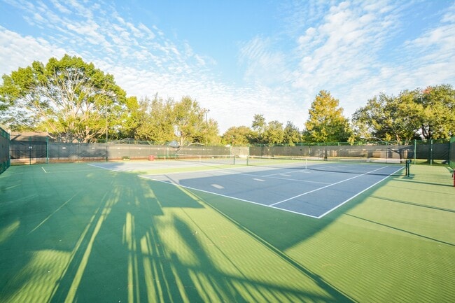 Building Photo - 6111 Ryegate Dr