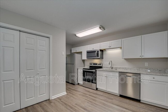 Building Photo - 1531 Abby Way