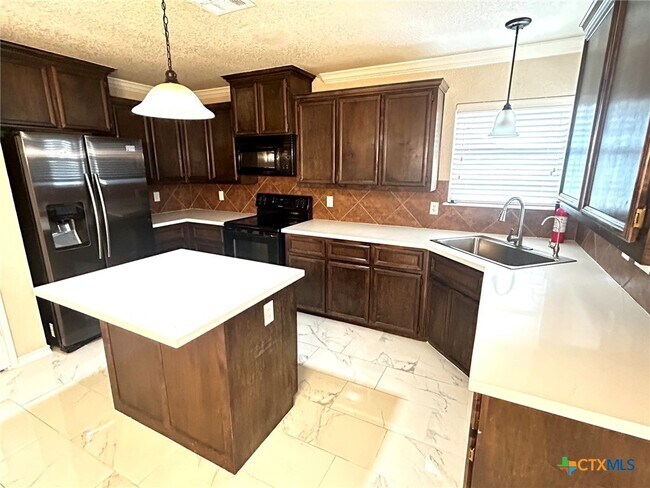 Building Photo - 3410 Breeder Ln