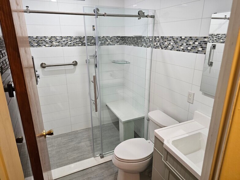 Building Photo - 7214 Bergen Ct