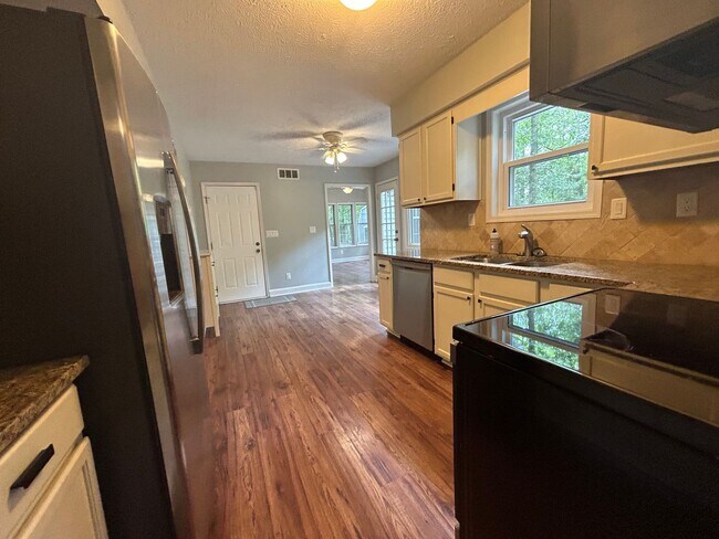 Building Photo - 102 Shawville Ln