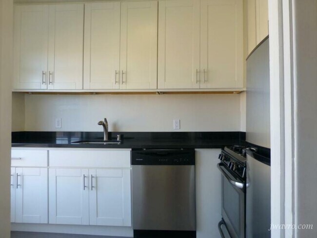 Building Photo - 70 Terra Vista Ave