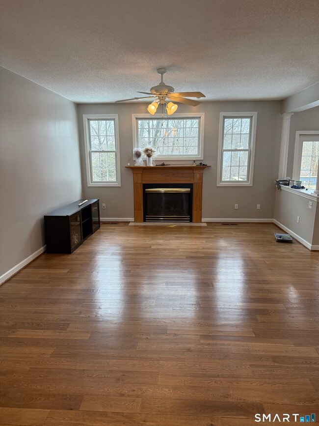 Building Photo - 104 Valley View Rd