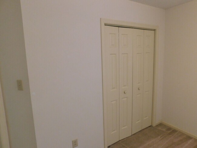 Building Photo - Located in the Heart of Havelock!