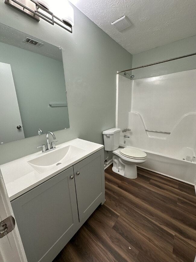 Building Photo - Fully Renovated 2 Bedroom 2 Bath Duplex in Stone Mountain