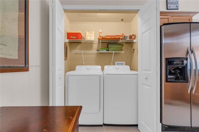 Building Photo - 3235 NE 184th St