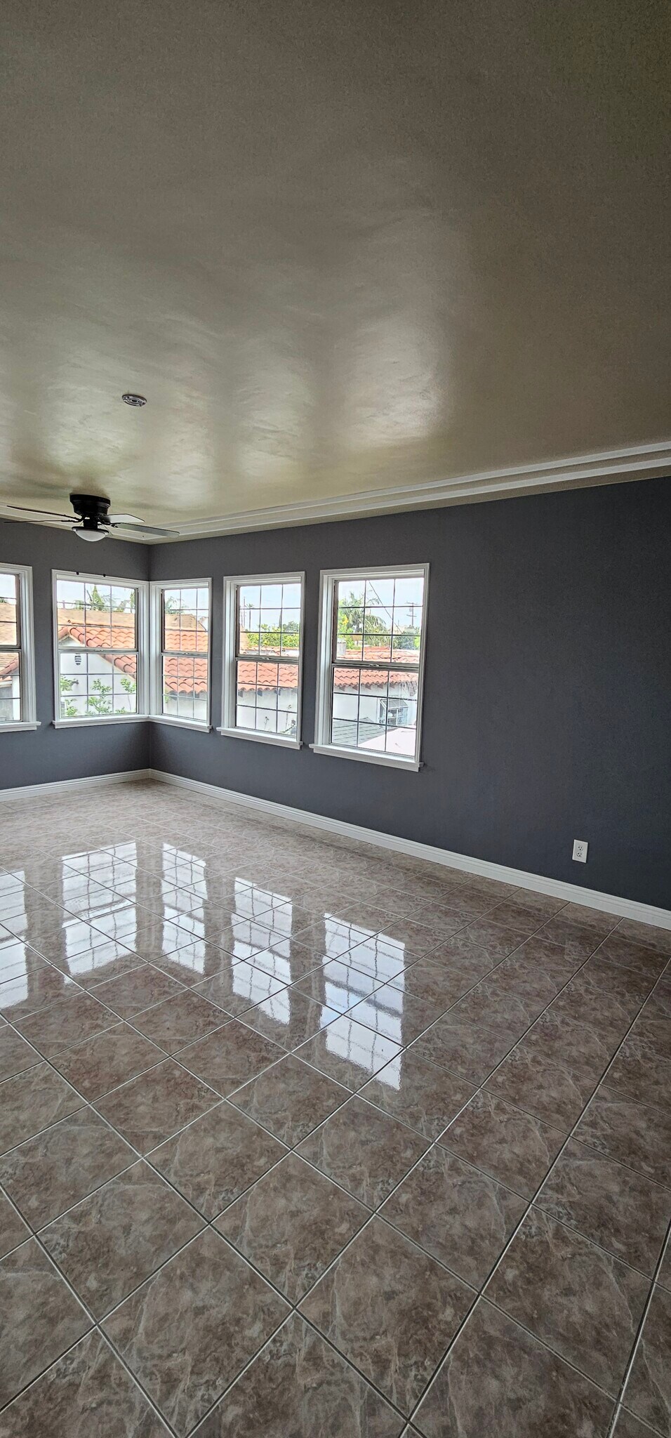 Building Photo - 3212 Live Oak St