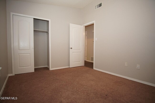 Building Photo - 10002 Cross St