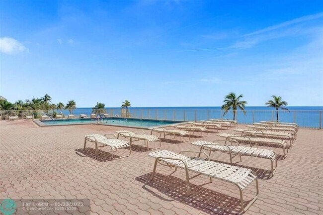 Building Photo - 3111 N Ocean Dr