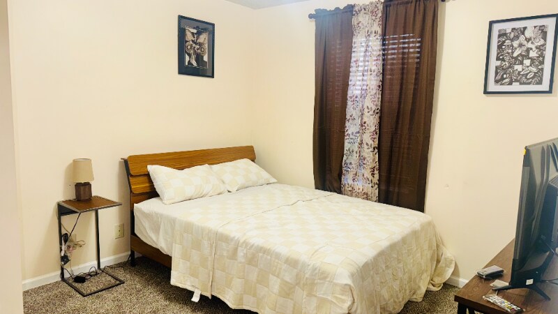 Building Photo - 3409 Summerfield Dr