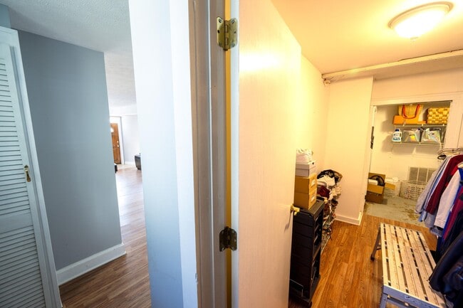 Building Photo - 327 Covert Run Pike