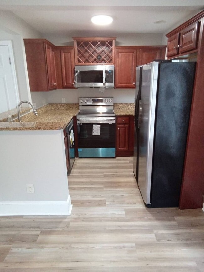 Building Photo - Luxury Condo in Monroe's Beautiful Historic District!  Some Utilities included.