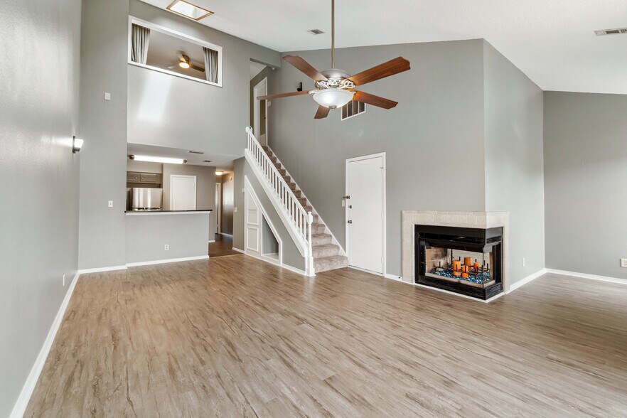 Building Photo - 5001 Grande Dr