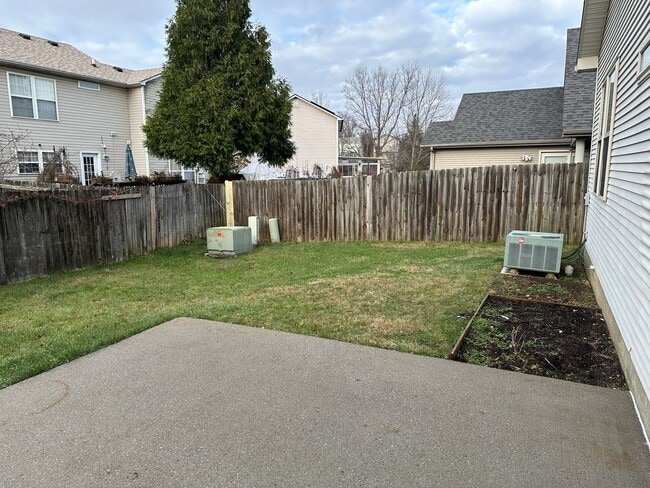 Building Photo - Beautiful 3 BR, 2 Bath House! Finished Garage, Fenced Backyard, Masterson Station Area