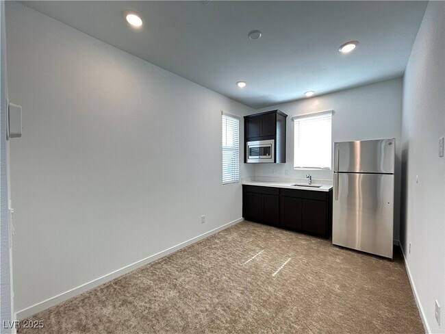 Building Photo - 4357 Azalea Hls St