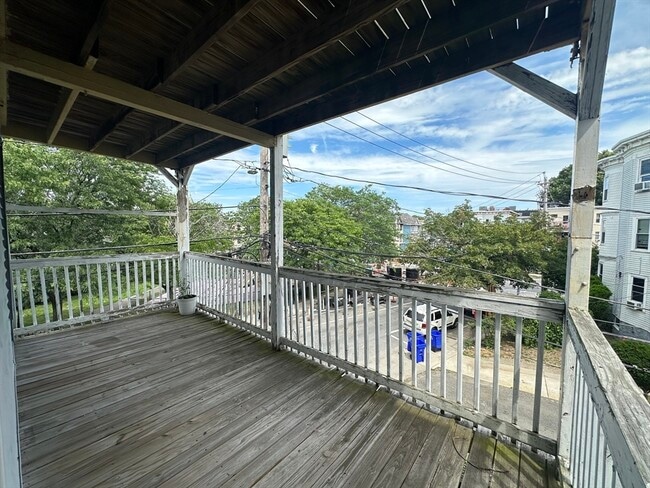 Building Photo - 19 Chase St