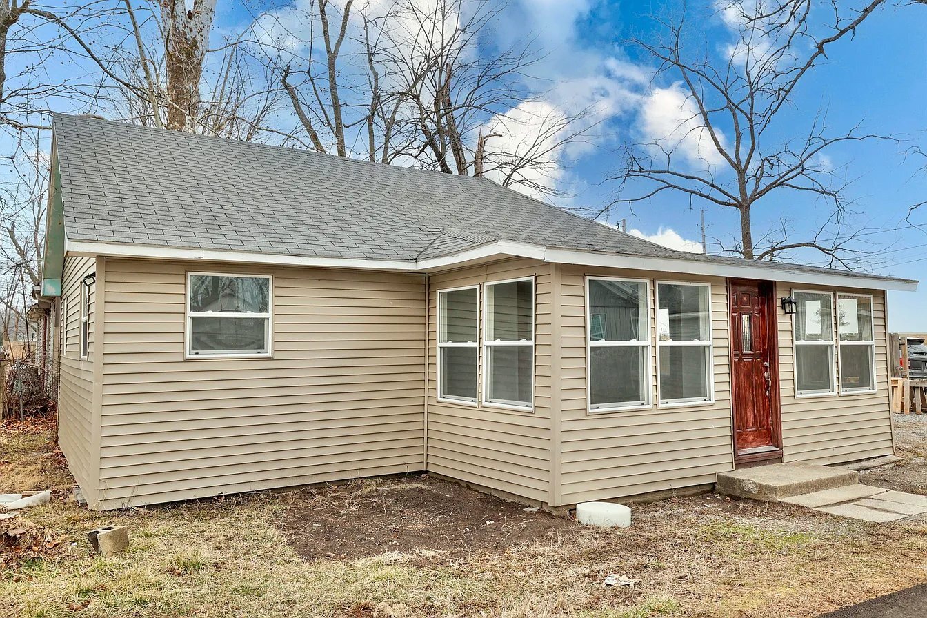 Building Photo - 305 Bass Ave
