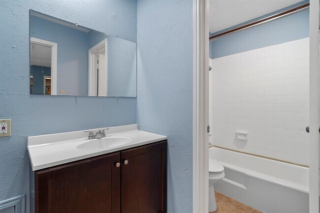 Building Photo - 8952 Wilcrest Dr