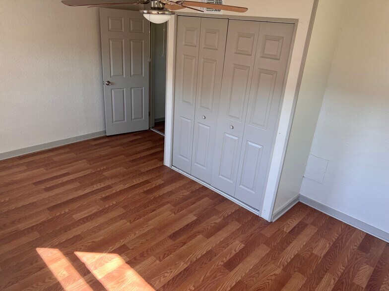 Master bedroom - 2821 W 11th St