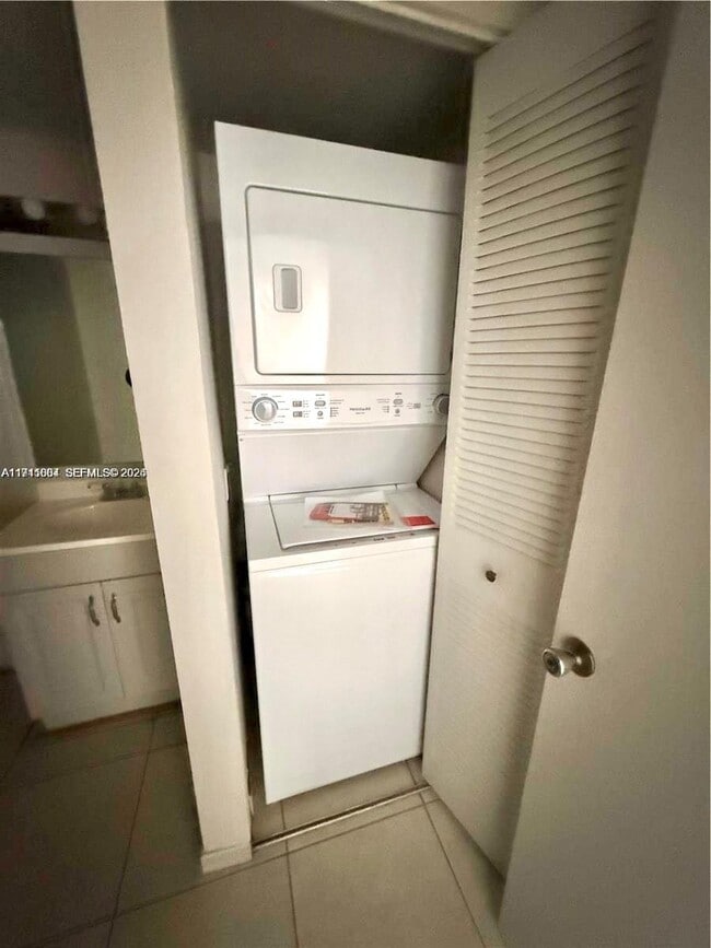 Building Photo - 8255 SW 152nd Ave